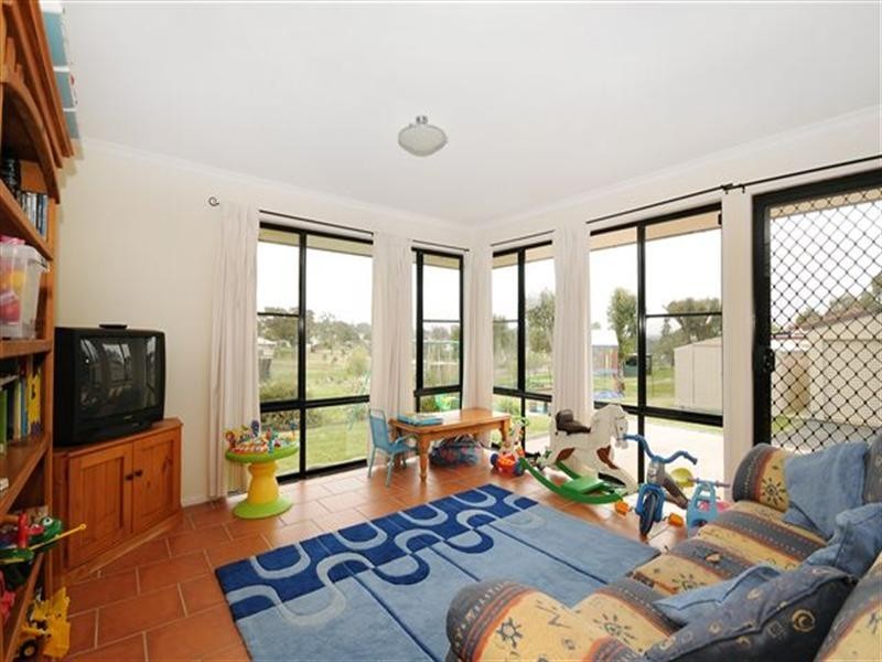 5 Clifford Street, Meringandan West QLD 4352