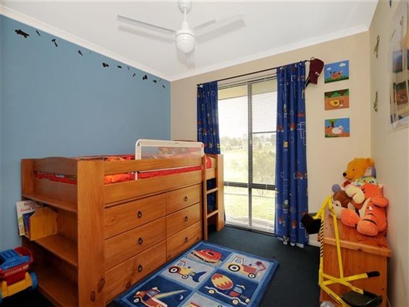 5 Clifford Street, Meringandan West QLD 4352