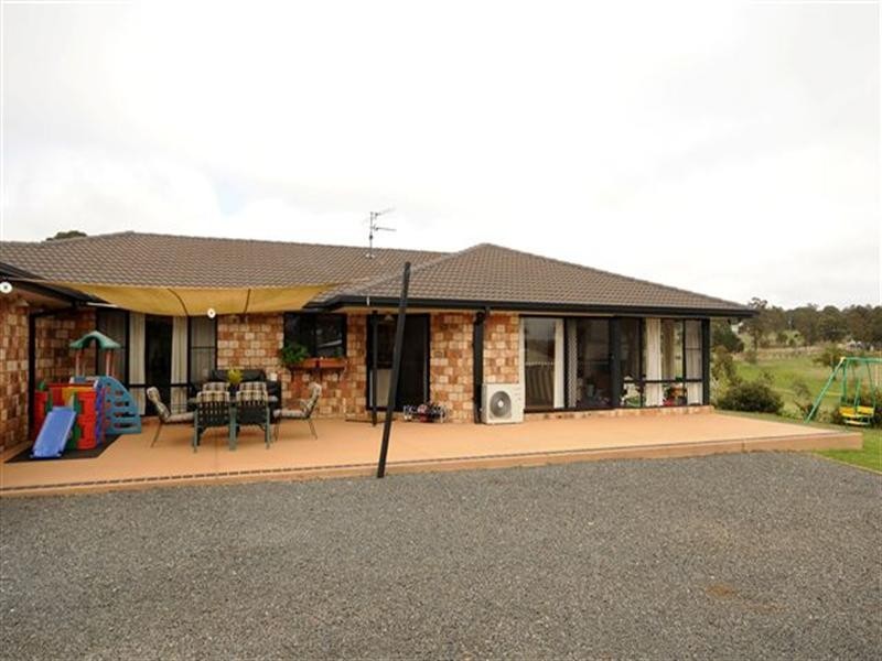 5 Clifford Street, Meringandan West QLD 4352