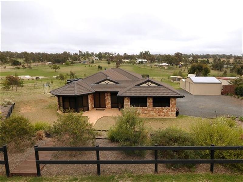 5 Clifford Street, Meringandan West QLD 4352