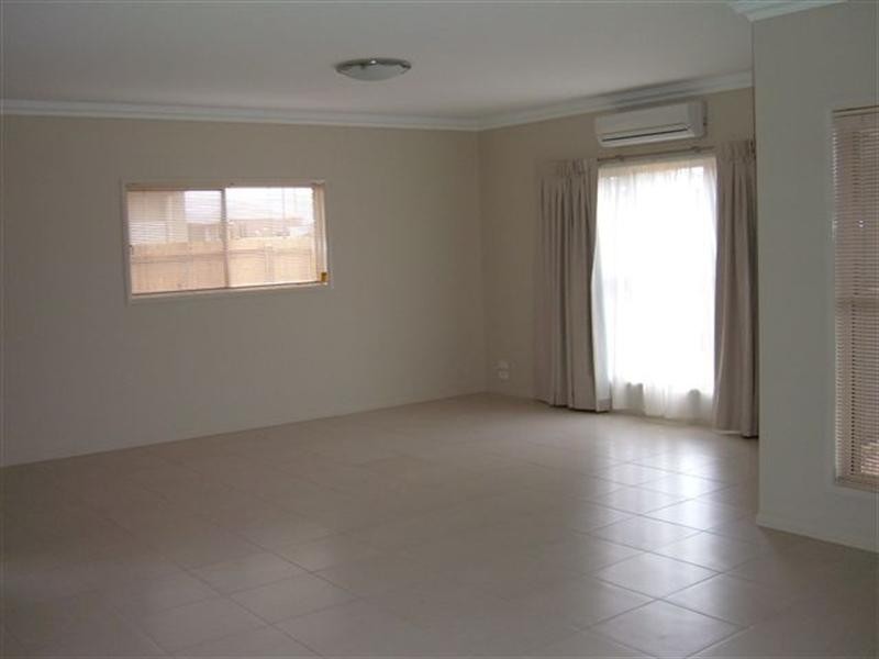 1/11 Highgrove Drive, Highfields QLD 4352