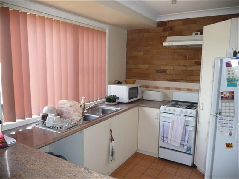 Unit 4/248 James Street, Harristown QLD 4350