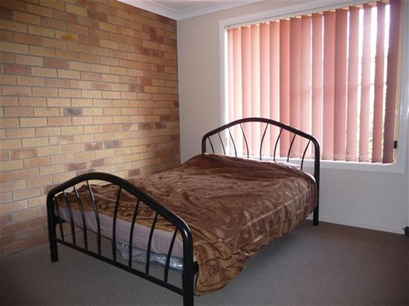 Unit 4/248 James Street, Harristown QLD 4350