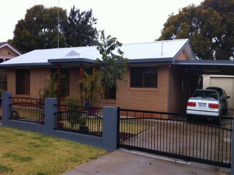 54 Lotus Crescent, Centenary Heights QLD 4350