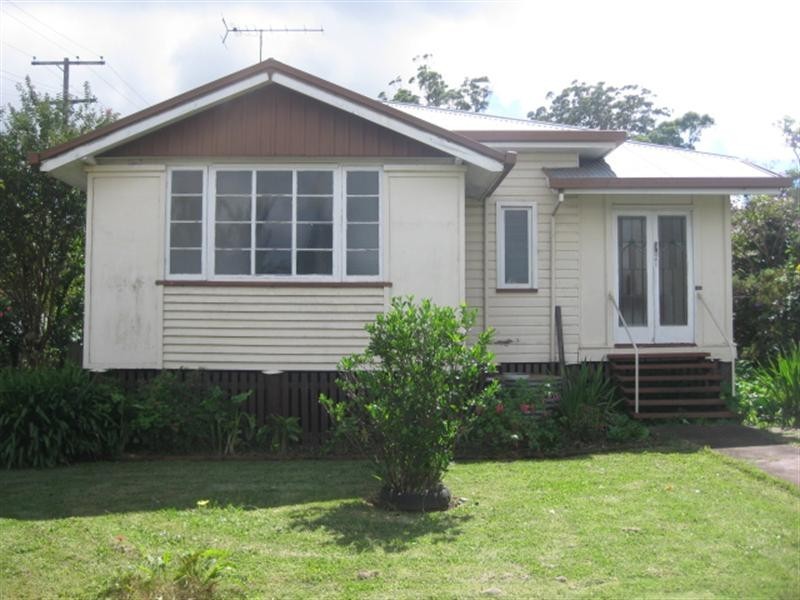 25 Bridge Street, Mount Lofty QLD 4350