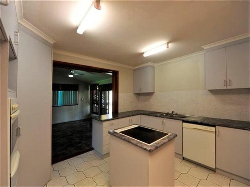 2 Sunray Drive, Highfields QLD 4352