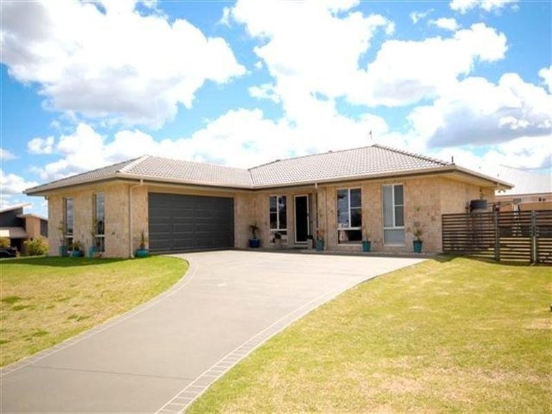 2 Schaefer Court, Westbrook QLD 4350