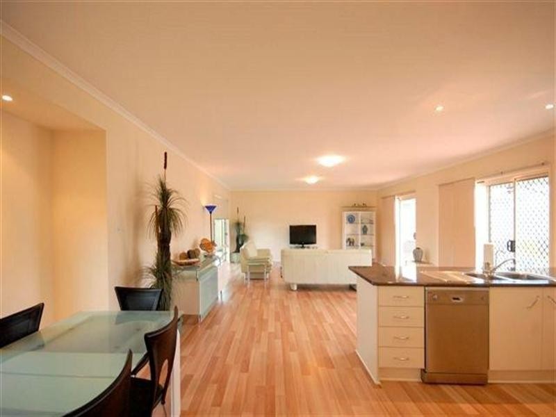 2 Schaefer Court, Westbrook QLD 4350