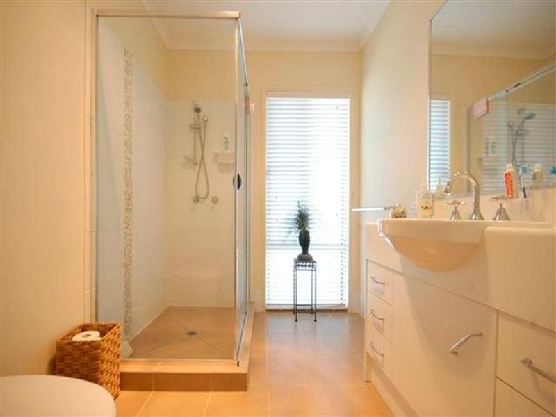 2 Schaefer Court, Westbrook QLD 4350