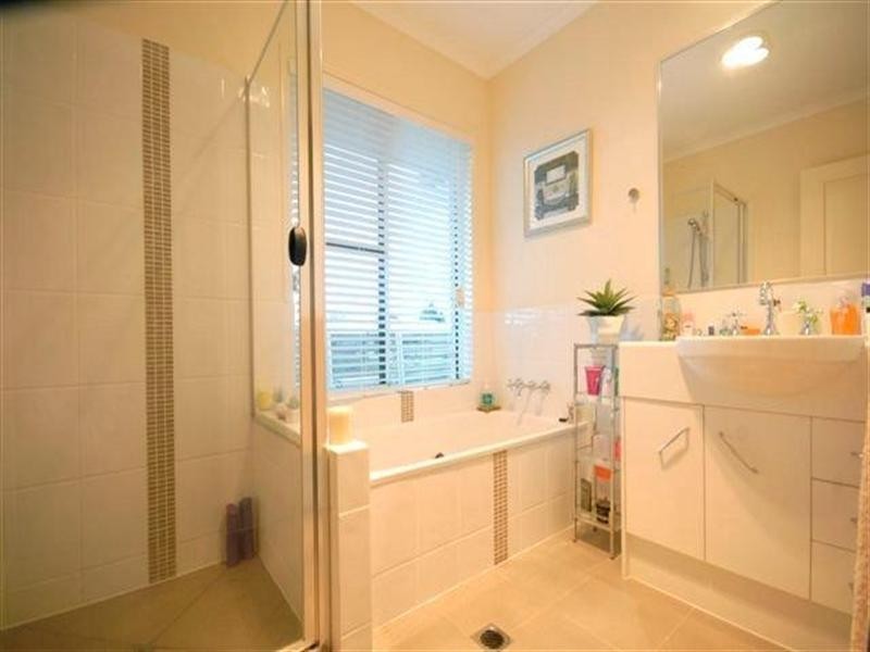 2 Schaefer Court, Westbrook QLD 4350