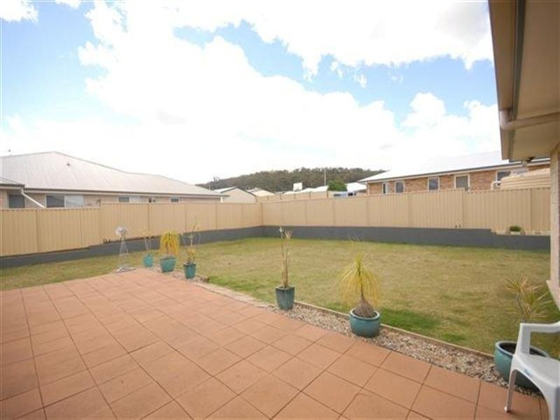 2 Schaefer Court, Westbrook QLD 4350