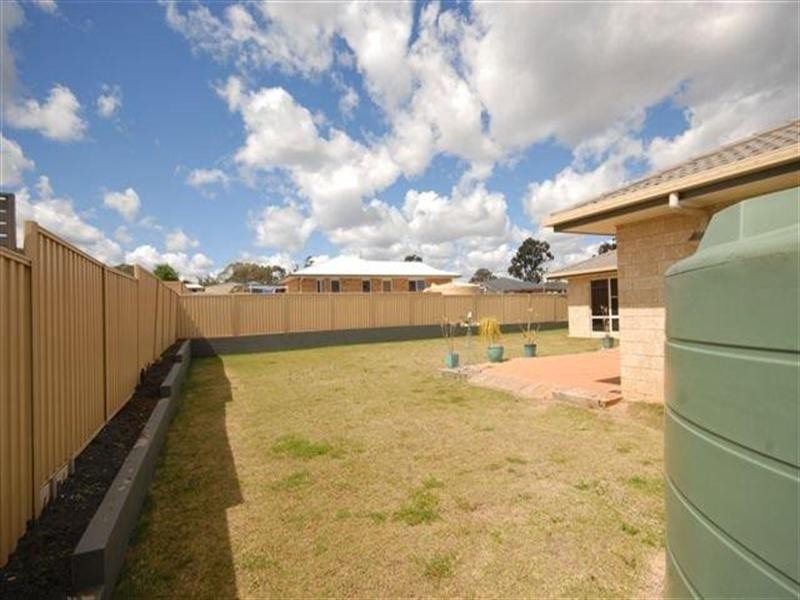 2 Schaefer Court, Westbrook QLD 4350