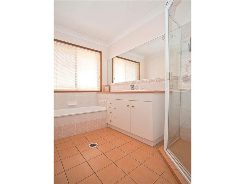 34 Nash Drive, Glenvale QLD 4350