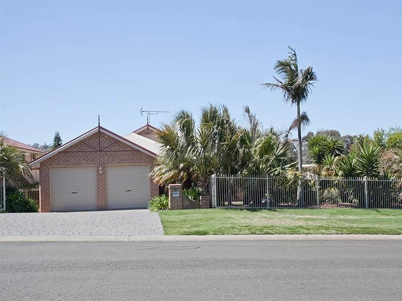 34 Nash Drive, Glenvale QLD 4350