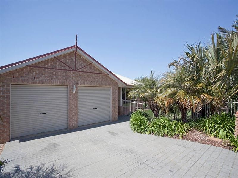 34 Nash Drive, Glenvale QLD 4350