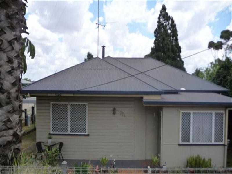 77a Ruthven Street, Harlaxton QLD 4350