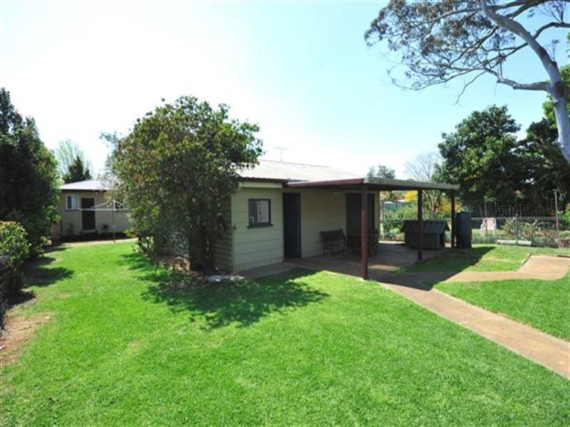 46 Wallace Street, Newtown QLD 4350