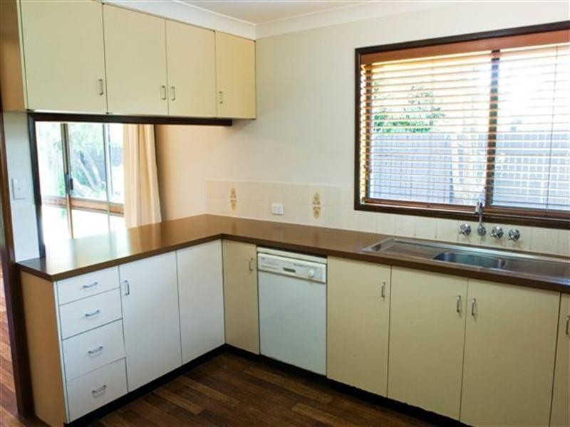 1 Jasmine Court, Centenary Heights QLD 4350