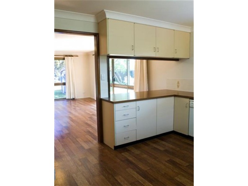 1 Jasmine Court, Centenary Heights QLD 4350