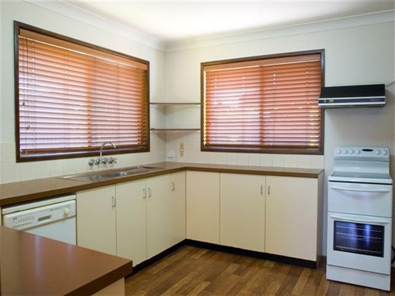 1 Jasmine Court, Centenary Heights QLD 4350