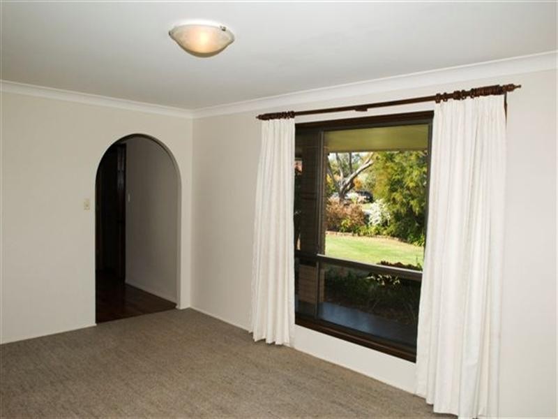 1 Jasmine Court, Centenary Heights QLD 4350