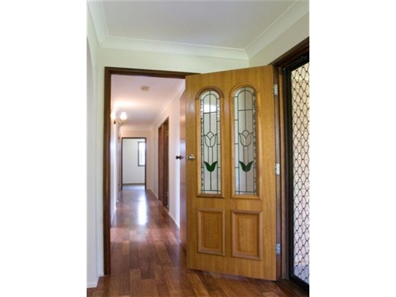 1 Jasmine Court, Centenary Heights QLD 4350