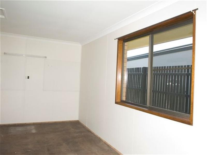 1 Jasmine Court, Centenary Heights QLD 4350