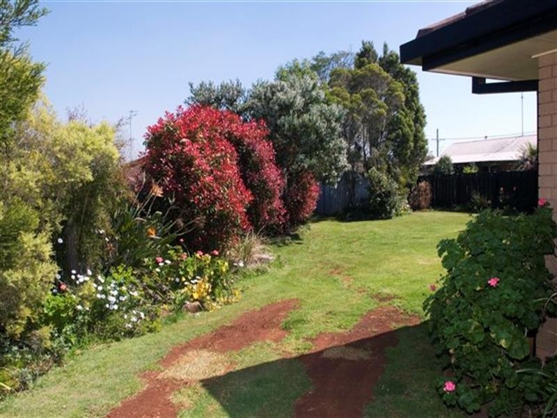 1 Jasmine Court, Centenary Heights QLD 4350