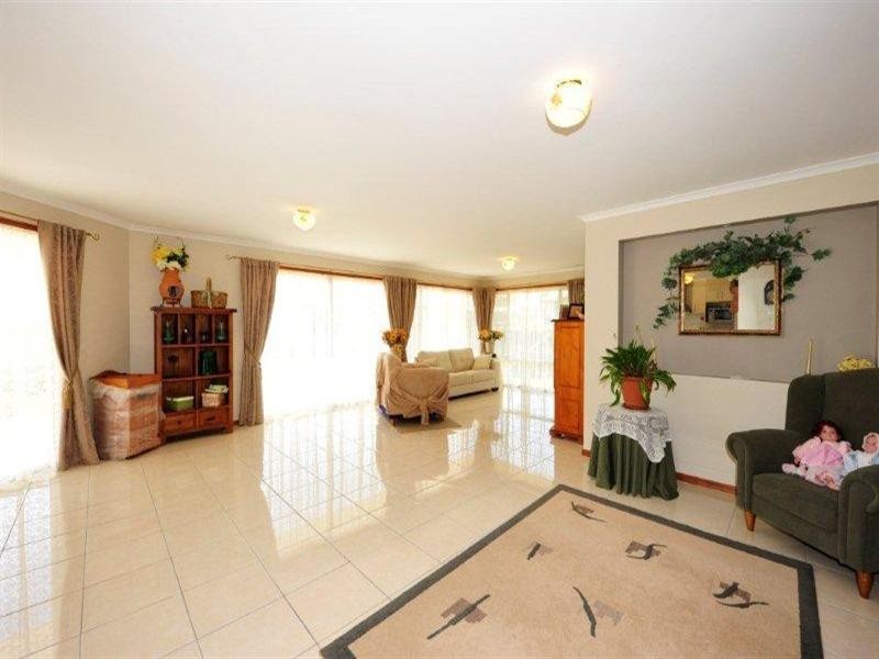 21 Pelling Court, Westbrook QLD 4350