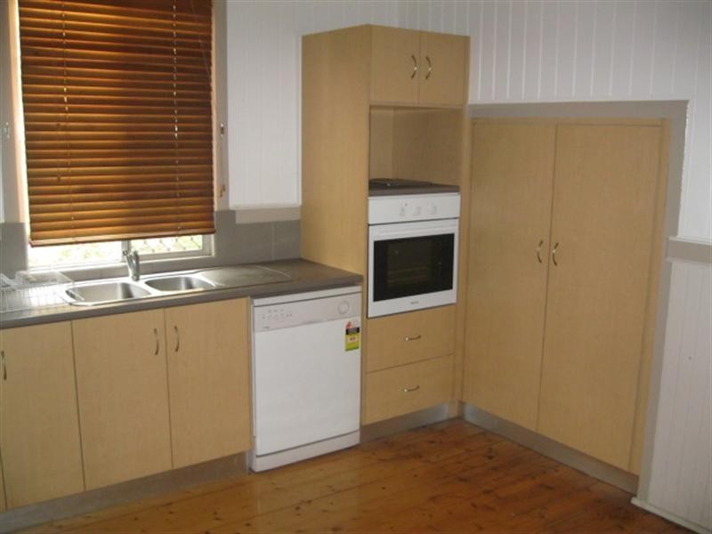 36 Wallace Street, Newtown QLD 4350