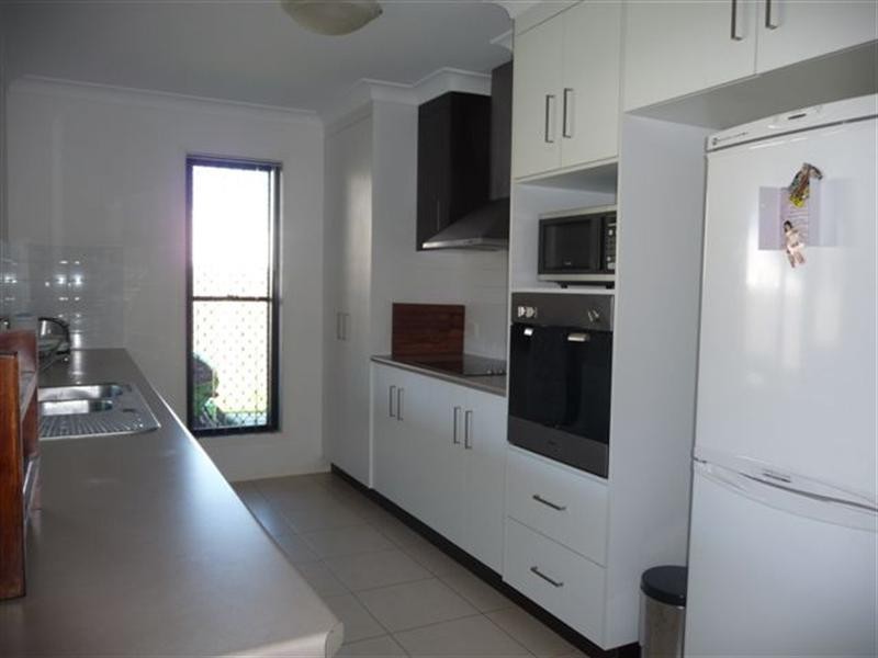 30 Sunset Drive, Glenvale QLD 4350
