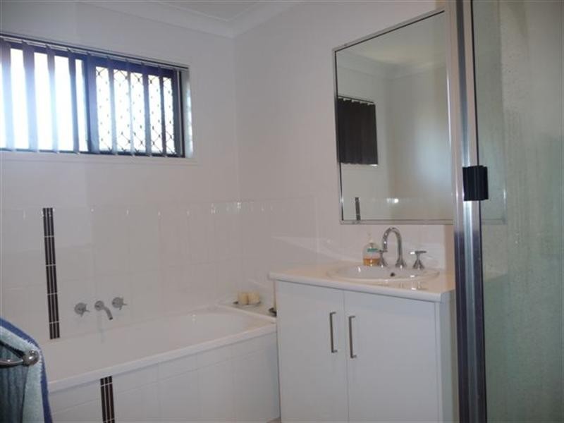 30 Sunset Drive, Glenvale QLD 4350