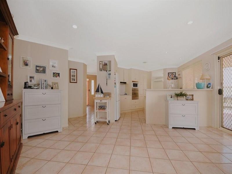 18 Buckle Court, Middle Ridge QLD 4350