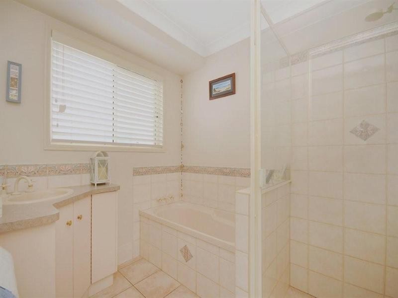 18 Buckle Court, Middle Ridge QLD 4350