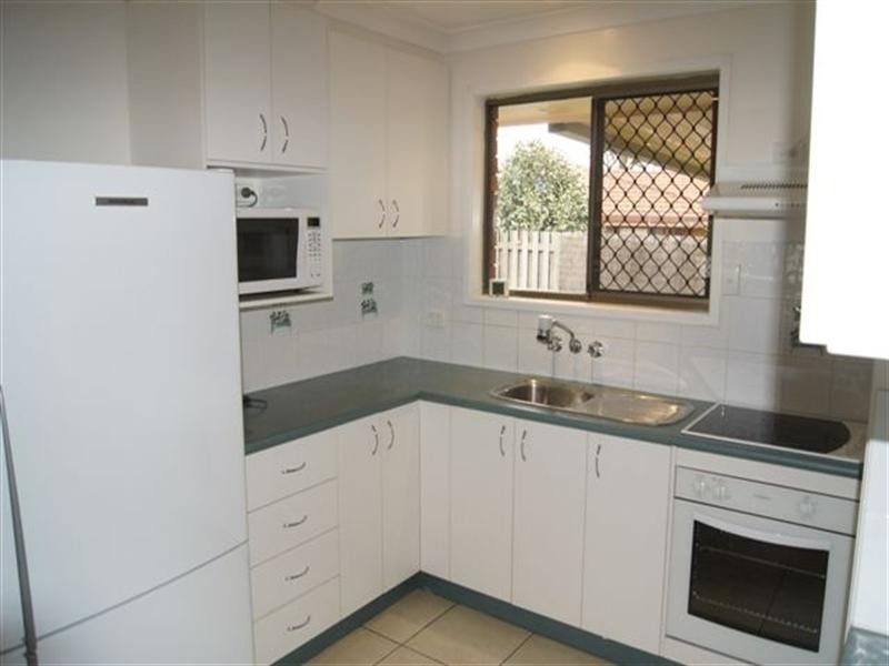 2/11 Camellia Court, Darling Heights QLD 4350