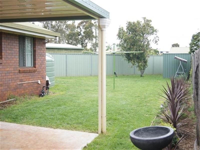 2/11 Camellia Court, Darling Heights QLD 4350