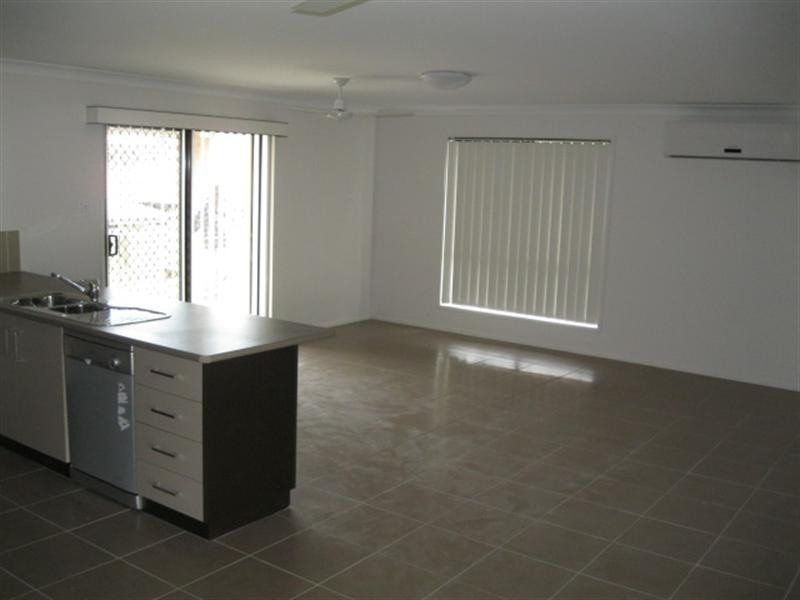 11 Wareena Crescent, Glenvale QLD 4350