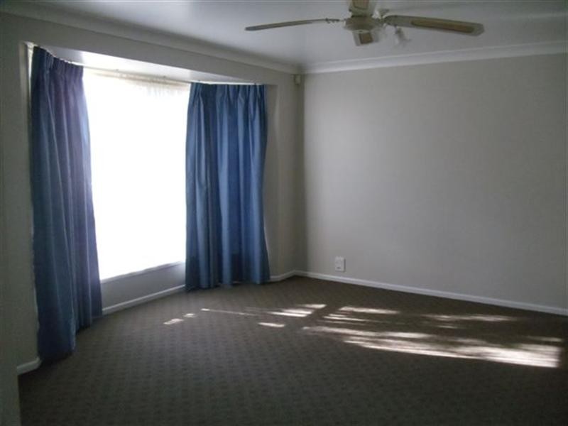 12 Muller Street, Kearneys Spring QLD 4350