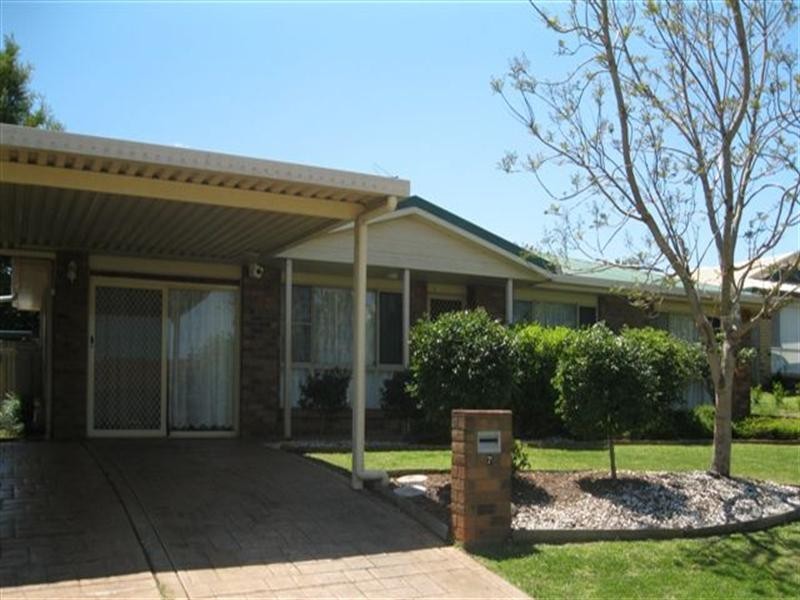 7 Satinwood Court, Glenvale QLD 4350