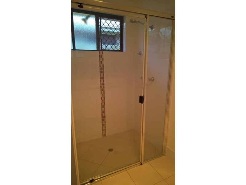 2/22 Sambar Court, Kearneys Spring QLD 4350