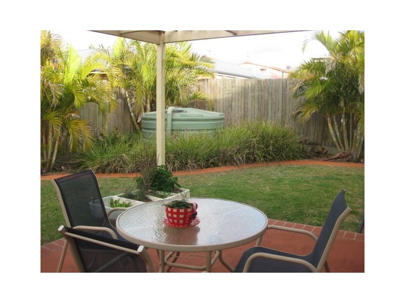 2/22 Sambar Court, Kearneys Spring QLD 4350