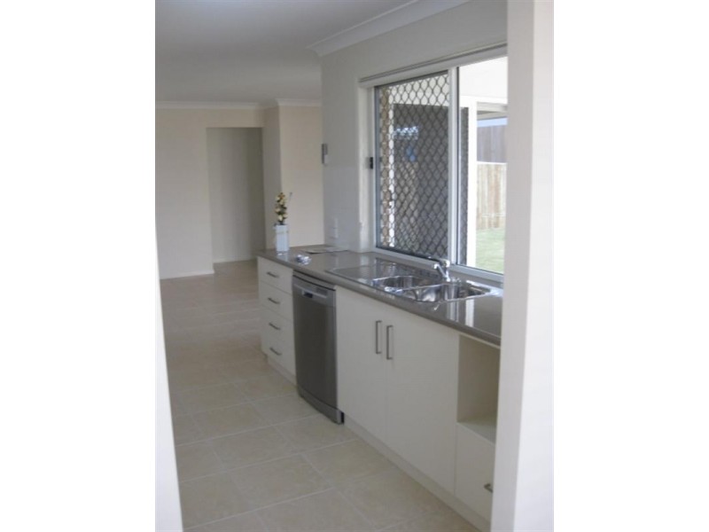 7 Kurrawa Crescent, Glenvale QLD 4350