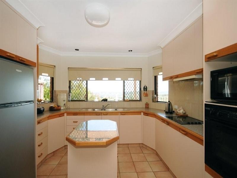 24 Coverdale Crescent, Cotswold Hills QLD 4350