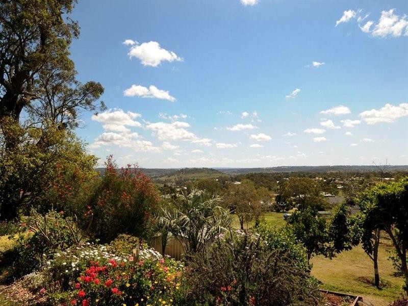 24 Coverdale Crescent, Cotswold Hills QLD 4350