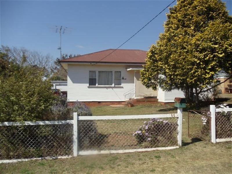 14 Cay Street, Newtown QLD 4350