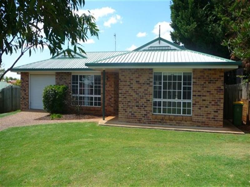 4 Dalzell Crescent, Darling Heights QLD 4350