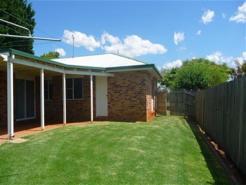 4 Dalzell Crescent, Darling Heights QLD 4350