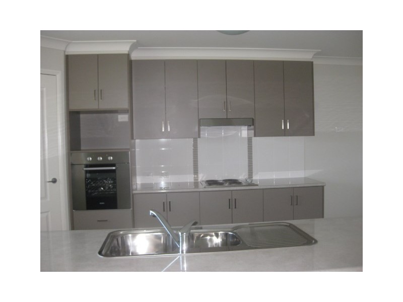 7 Latham Court, Wilsonton Heights QLD 4350