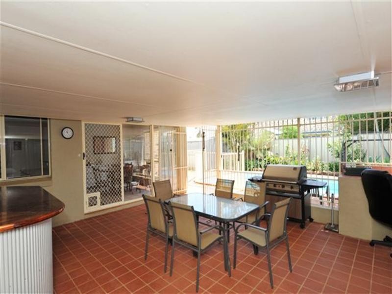 17 Glen Avon Court, Glenvale QLD 4350