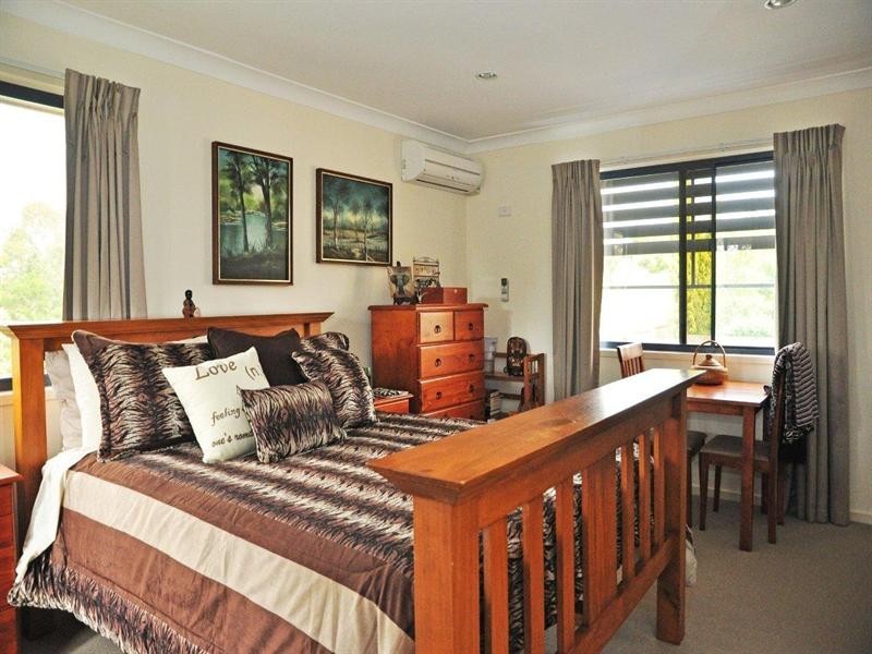 339 Spring Street, Kearneys Spring QLD 4350